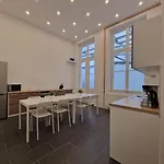 Tolstov - 300m2 Loft With 7 - 15 Min Messe Dus & Old Town Dus Apartment