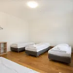 Tolstov - 300m2 Loft With 7 - 15 Min Messe Dus & Old Town Dus Apartment *