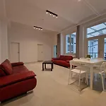Tolstov Apartments - 300M2 Loft With 7 Rooms - 15 Min Messe Dus & Old Town Dus
