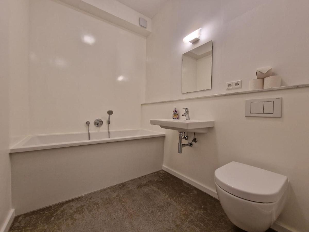 Tolstov - 300m2 Loft With 7 - 15 Min Messe Dus & Old Town Dus Appartement *