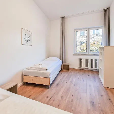 Apartment Tolstov - 300m2 Loft With 7 - 15 Min Messe Dus & Old Town Dus *